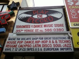 Play de Record marquee